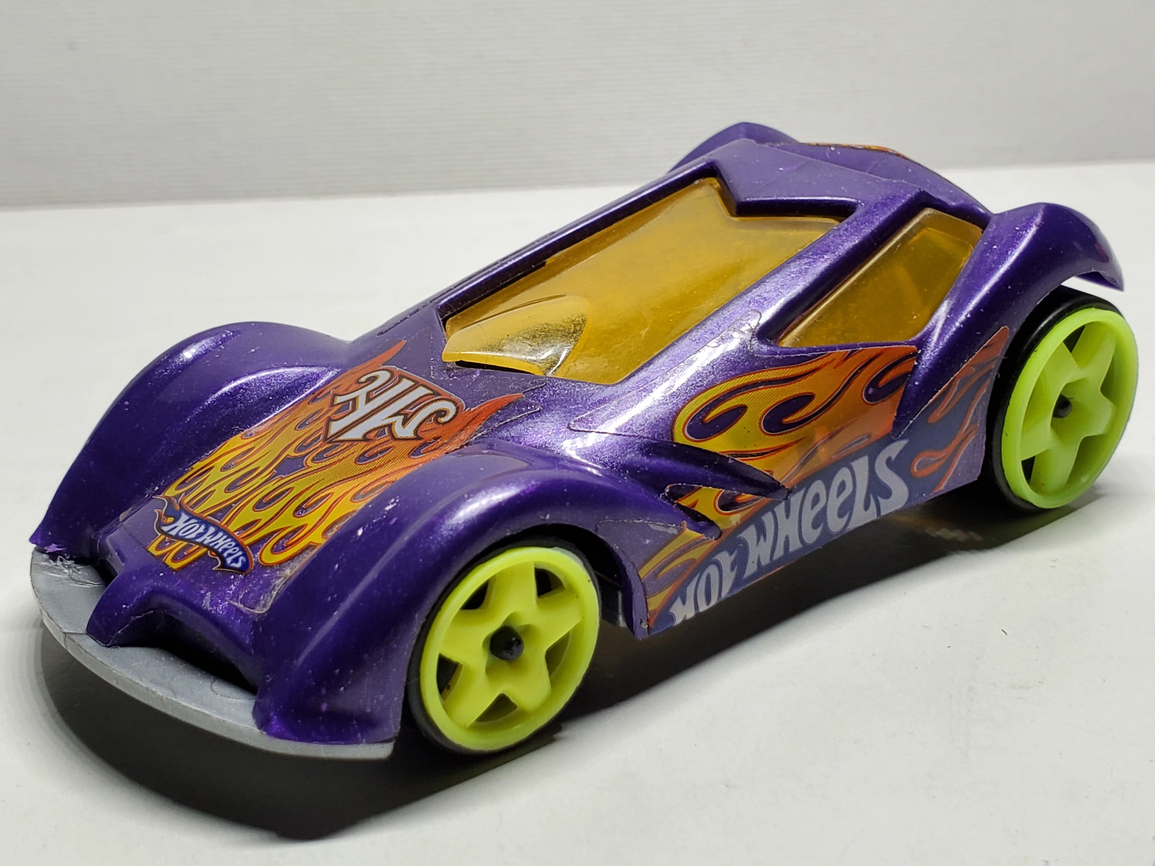 Sinistra (Candy Container)