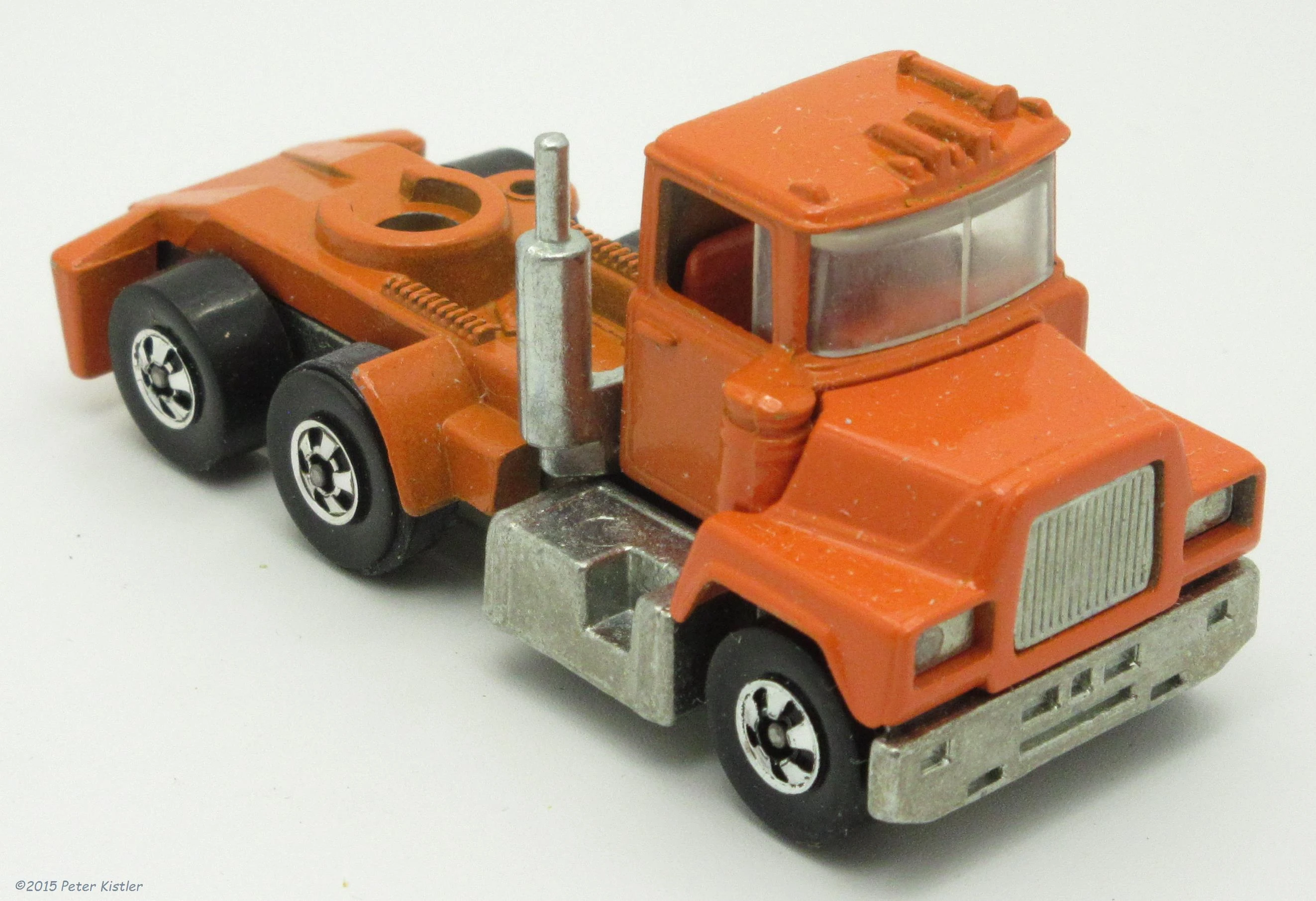 Mack V-600