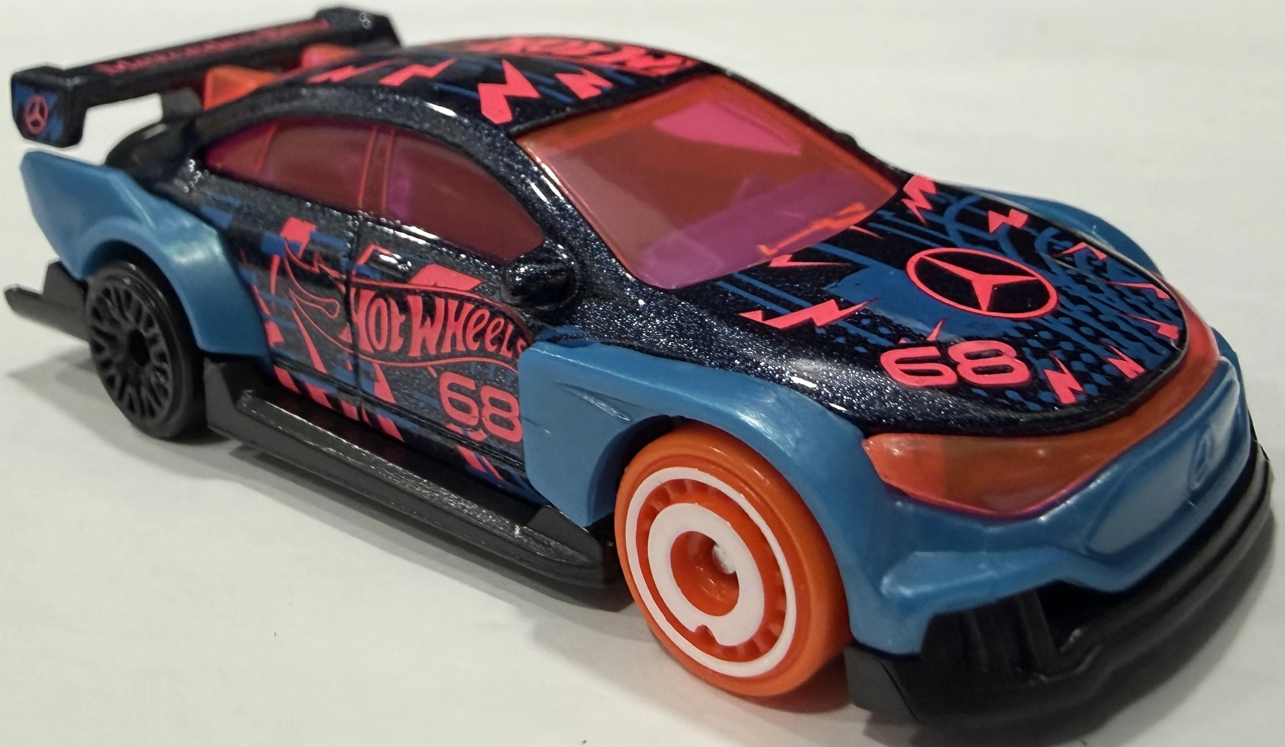 Mercedes-Benz CLA HW